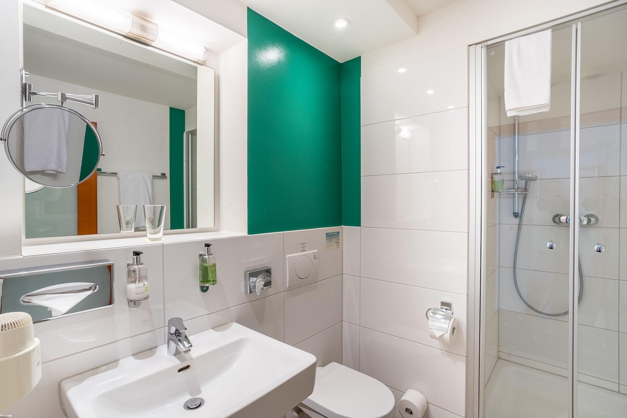 Hotel Bayrischer Hof Χαϊδελβέργη Εξωτερικό φωτογραφία