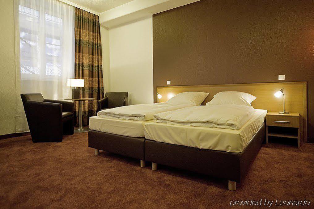 Hotel Bayrischer Hof Χαϊδελβέργη Εξωτερικό φωτογραφία