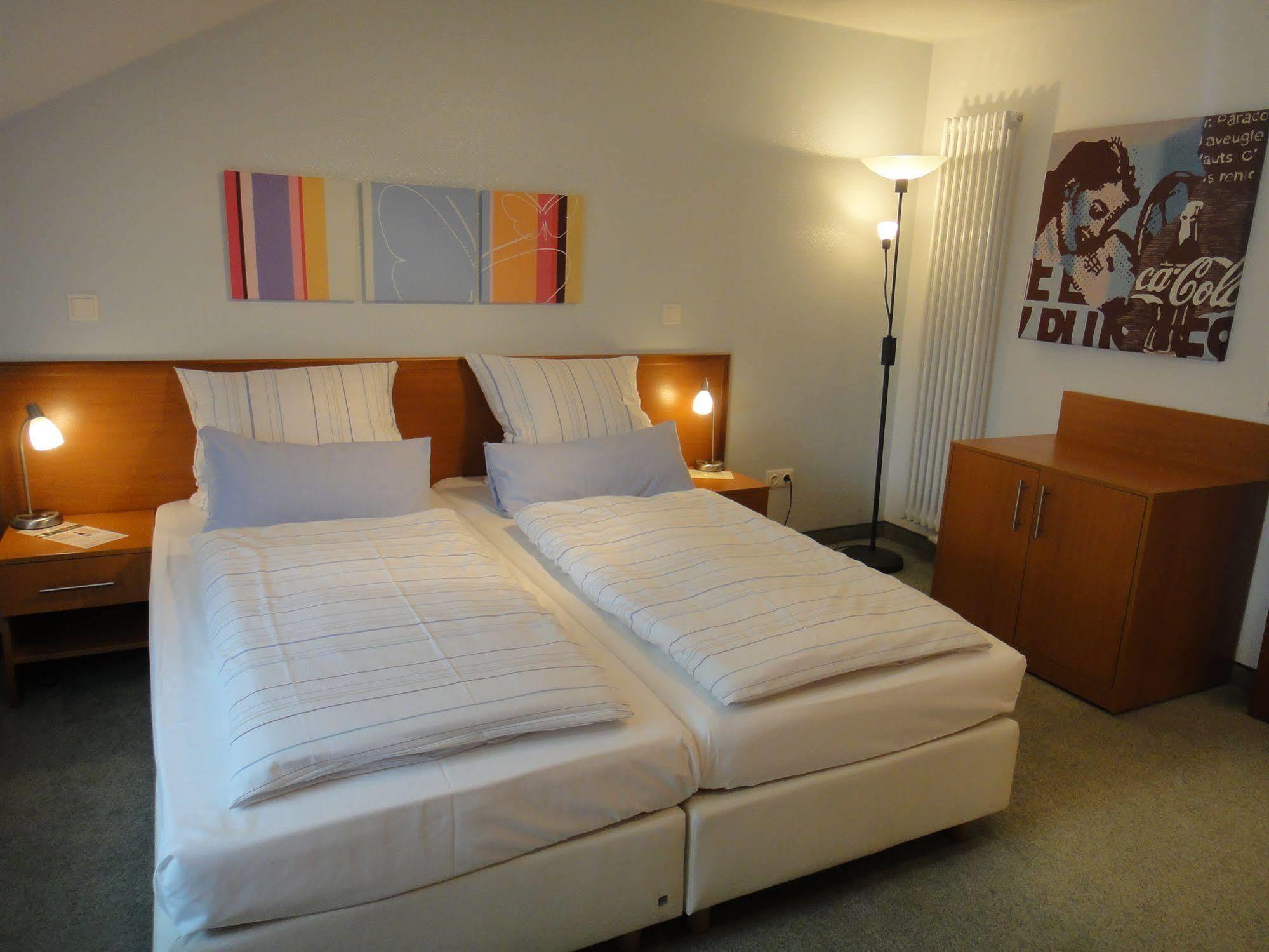 Hotel Bayrischer Hof Χαϊδελβέργη Εξωτερικό φωτογραφία
