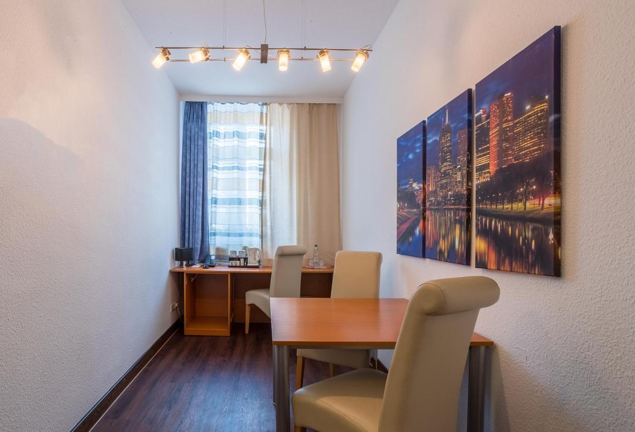 Hotel Bayrischer Hof Χαϊδελβέργη Δωμάτιο φωτογραφία